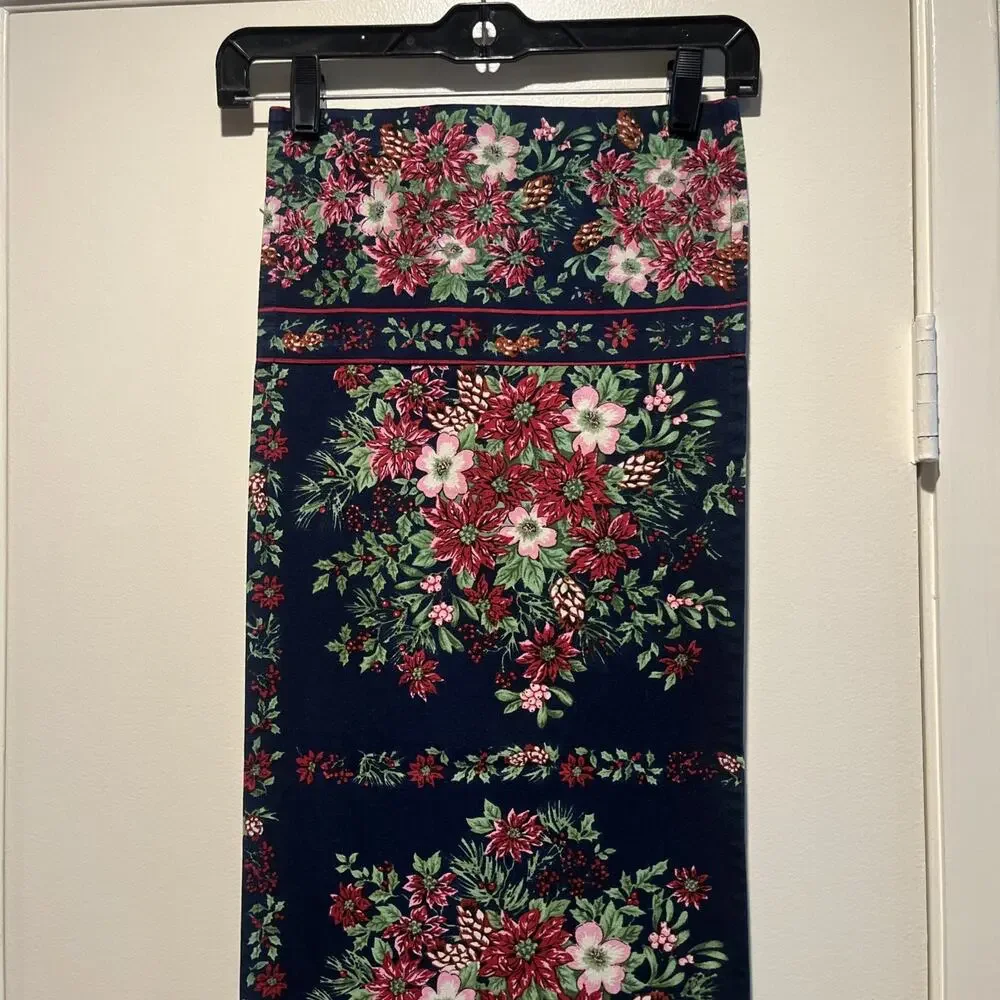 April Cornell Christmas Burgundy Pink Poinsettia Navy Blue Cotton Table‎ Runner